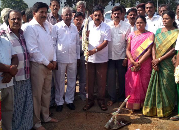 ಹನೂರು : ವಿವಿಧ ಕಾಮಗಾರಿಗಳಿಗೆ ಶಿಲಾನ್ಯಾಸ